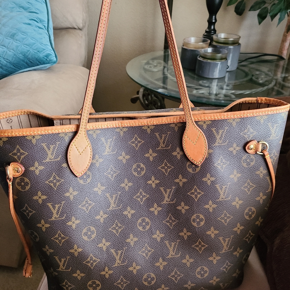 Authentic Louis Vuitton Neverfull MM No pouch